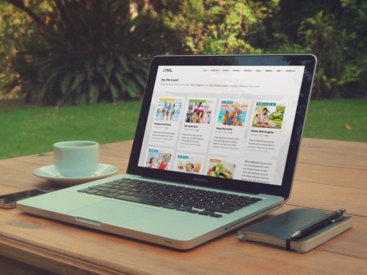 ecommerce laptop online shopping