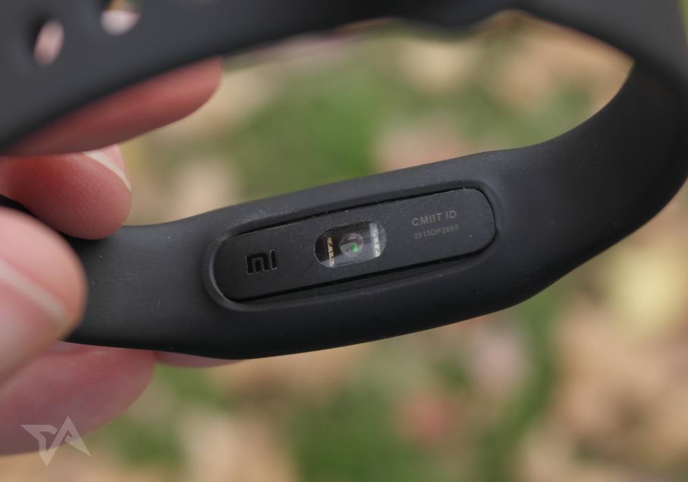 Как перезагрузить фитнес. Xiaomi mi Band 1s Pulse. Датчик Сяоми ми банд. Xiaomi mi Band 8. Браслет mi Band 1.