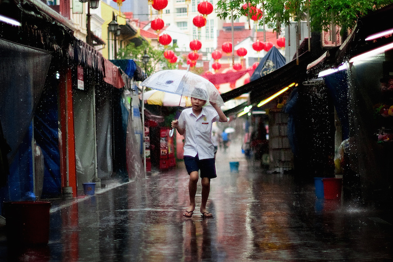 On the way to school in Singapore. Photo credit: digitalpimp.